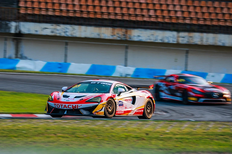 Macau: GT4-Punkte bei wechselndem Wetter — Foto 2